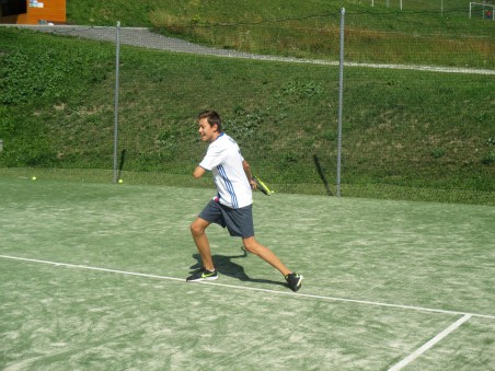 Teens tennis training (11-17 y/o) - 1hr30/day - Val d'Isère