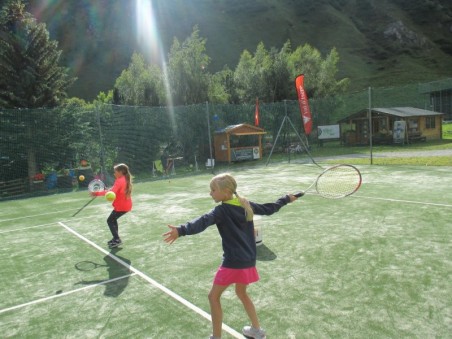 Children Tennis Training (6-11 y/o) - 1hr30/day - Val d'Isère