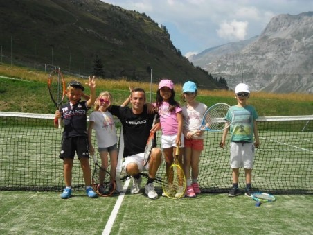 Curso de tenis para niños (6-11 años) - 1h30/día - Val d'Isère